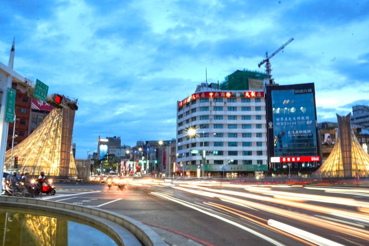 Centre Hotel Kaohsiung Exterior photo